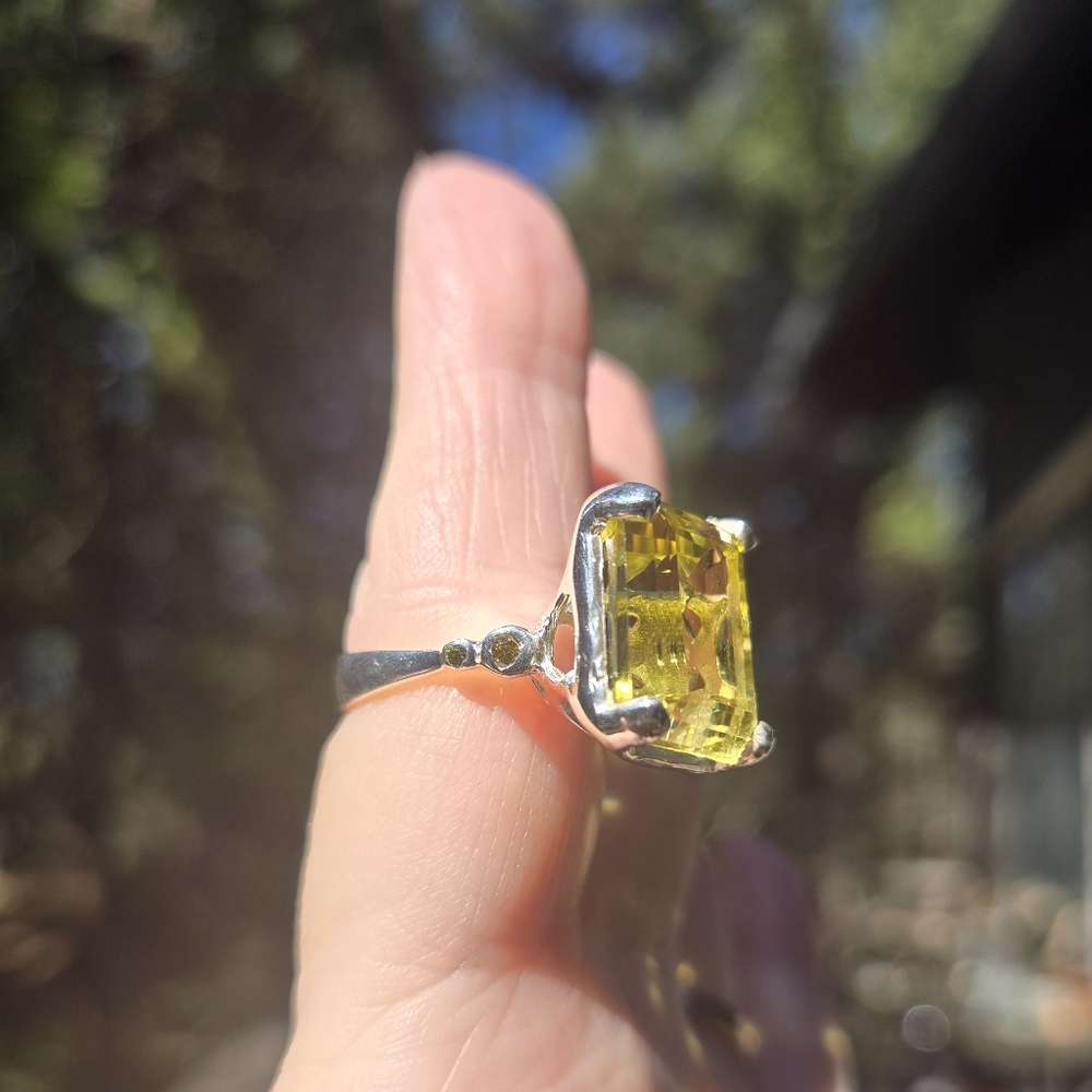 Lemon 🍋 Quartz emerald cut 13k & peridot sterling ring sz7 - Picture 6 of 7